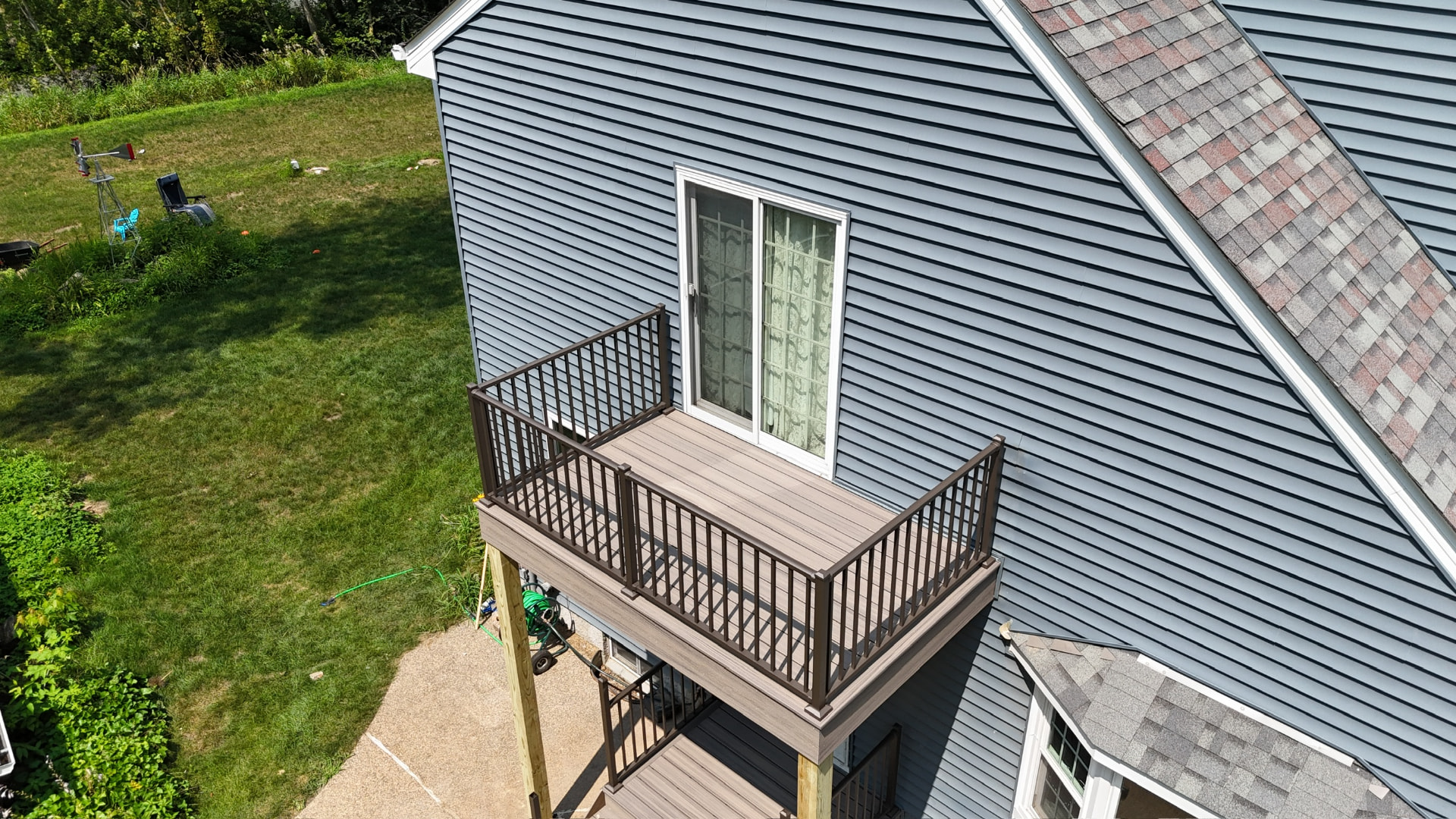 Second-story balcony deck