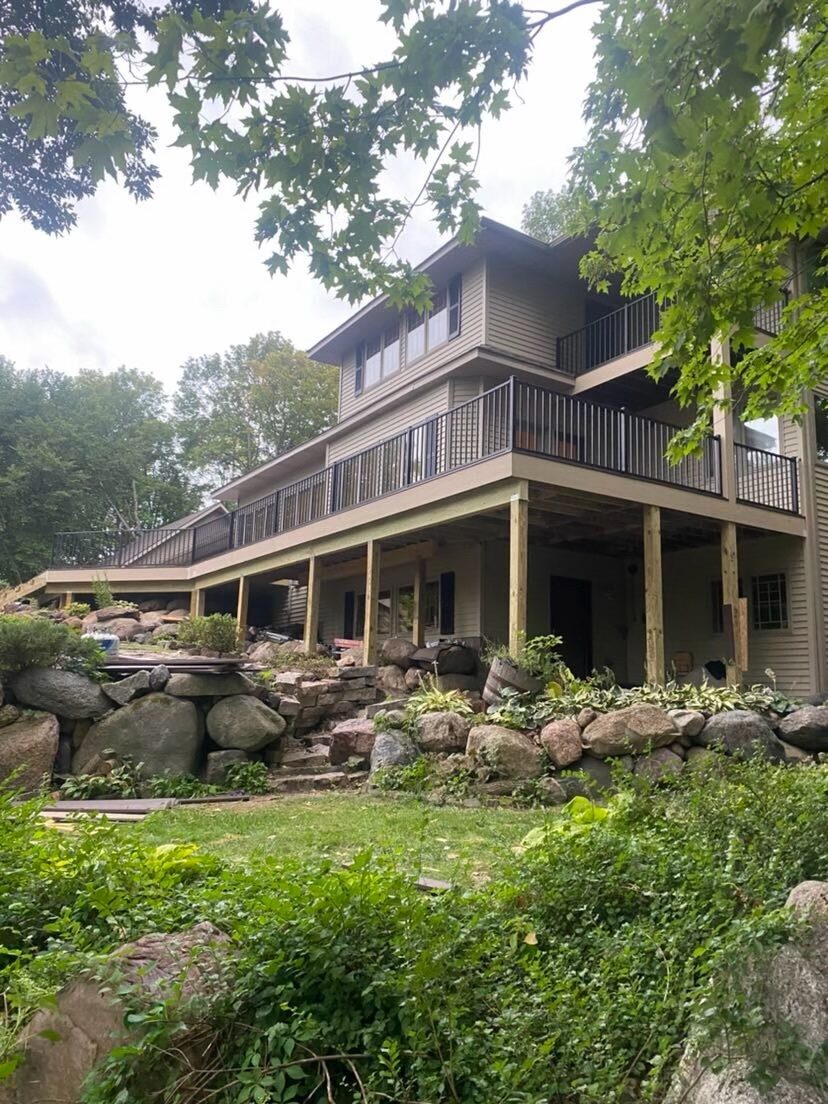 Two-level wraparound deck
